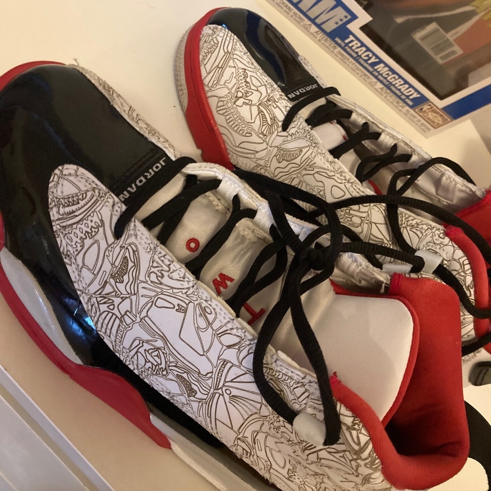 LIKE NEW JORDAN DUB ZEROS RED BLACK 7y